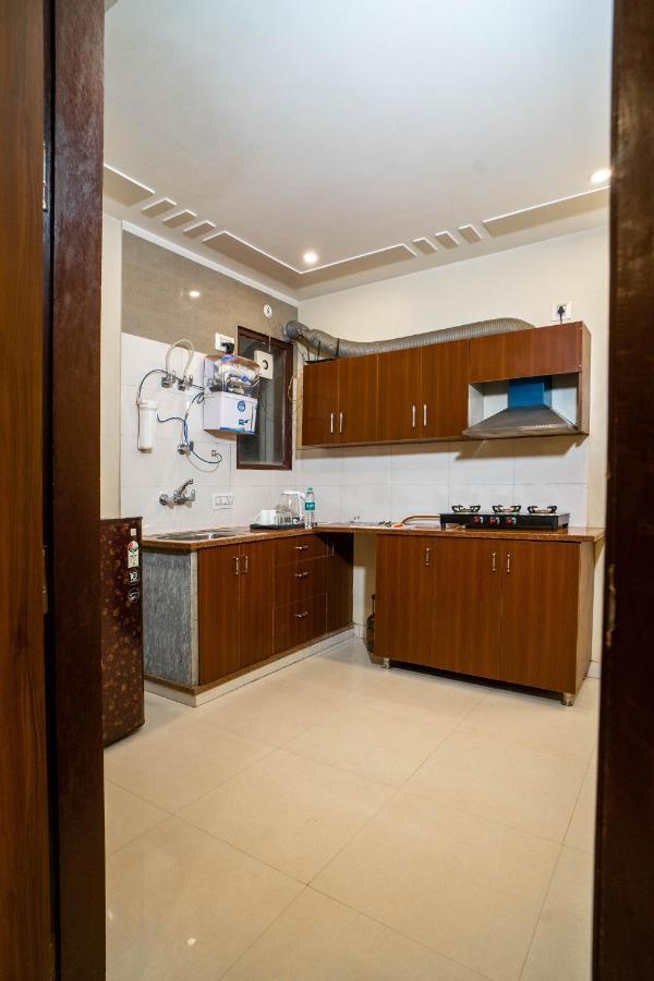 The Lodgers 2 Bhk Serviced Apartment Infront Of Artemis Hospital Gurgáon Kültér fotó
