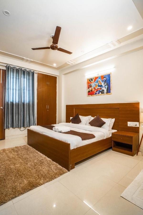 The Lodgers 2 Bhk Serviced Apartment Infront Of Artemis Hospital Gurgáon Kültér fotó