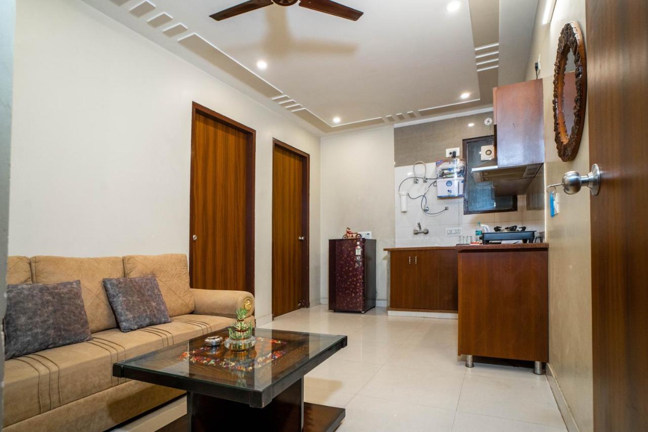 The Lodgers 2 Bhk Serviced Apartment Infront Of Artemis Hospital Gurgáon Kültér fotó