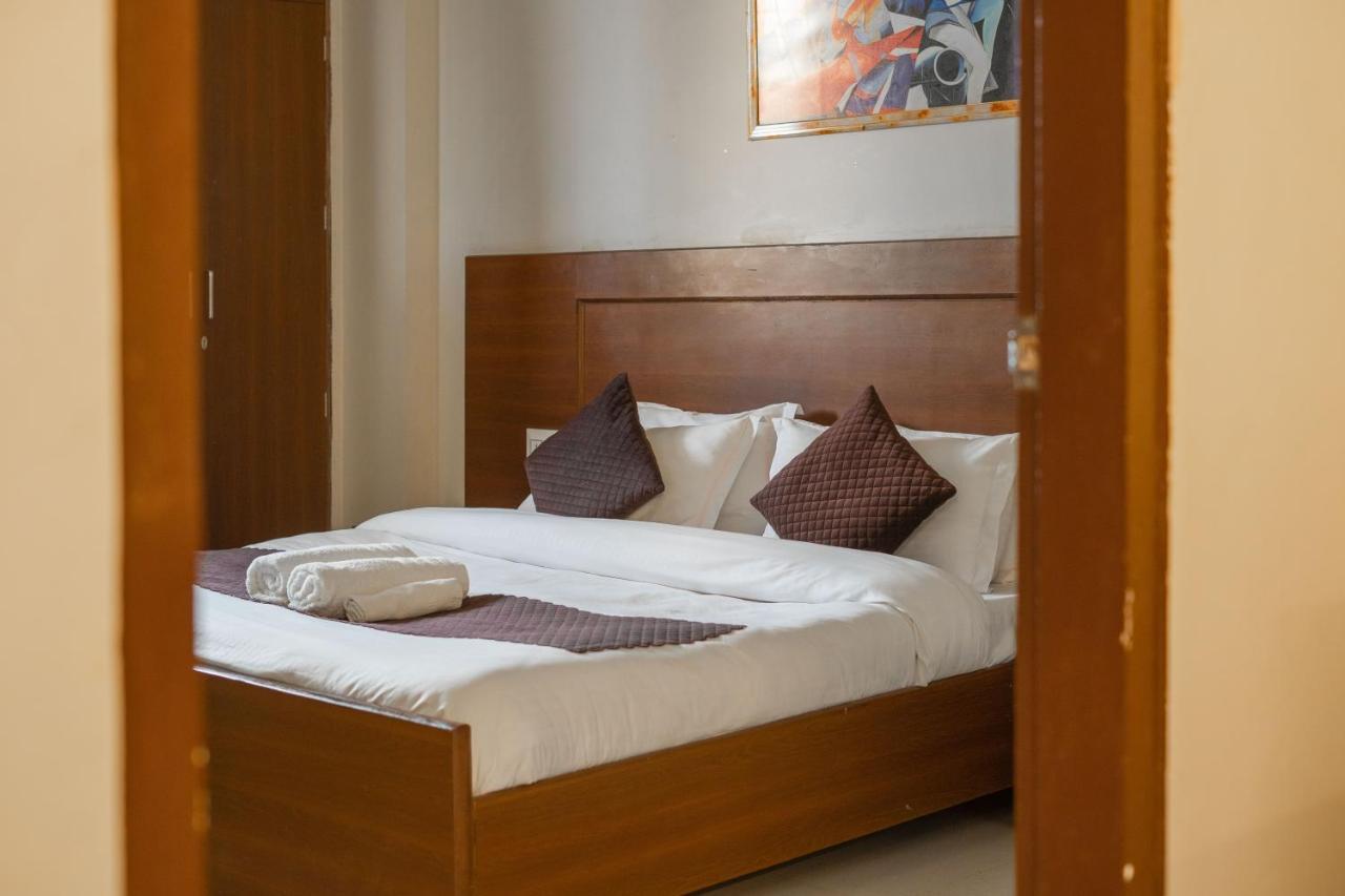 The Lodgers 2 Bhk Serviced Apartment Infront Of Artemis Hospital Gurgáon Kültér fotó